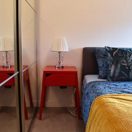 Quick Stop Near Station By Vaya Apartamento *