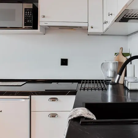 Quick Stop Near Station By Vaya *