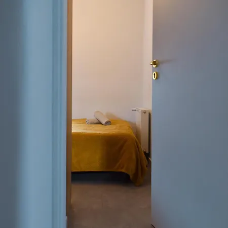 Quick Stop Near Station By Vaya * Varsóvia