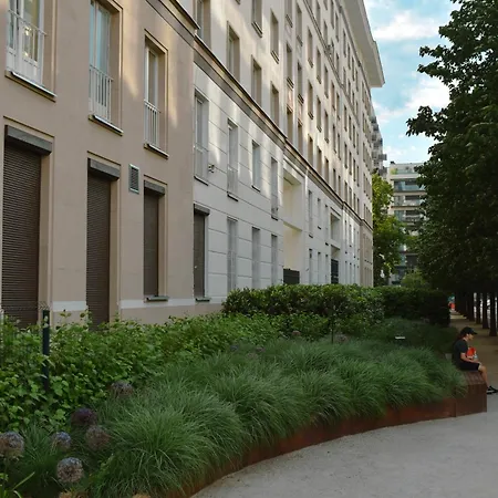 Quick Stop Near Station By Vaya Apartamento