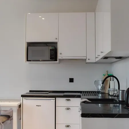 Quick Stop Near Station By Vaya *