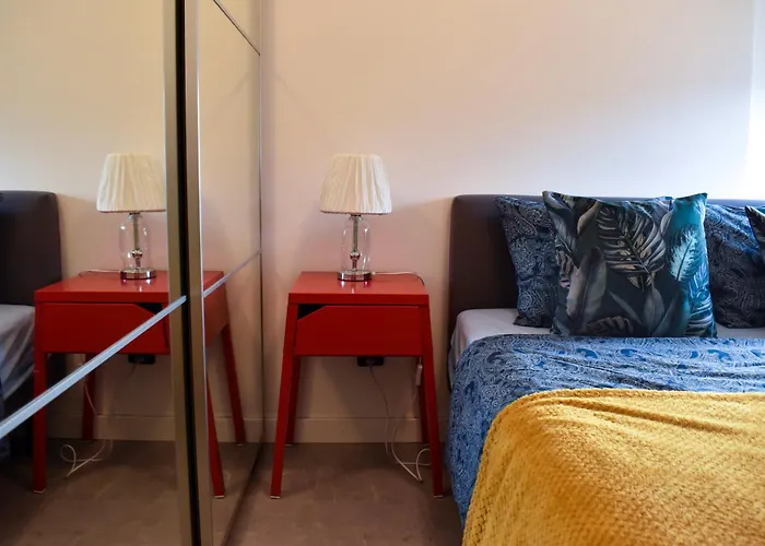 Quick Stop Near Station By Vaya شقة *