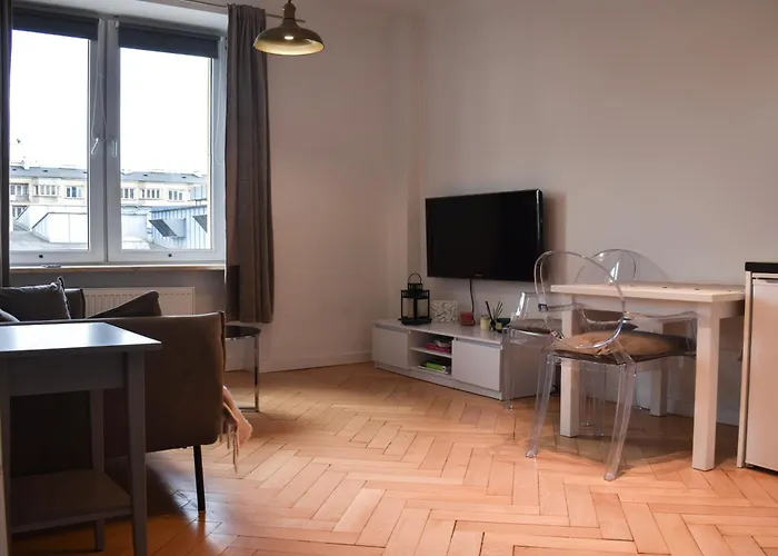 Quick Stop Near Station By Vaya وارسو